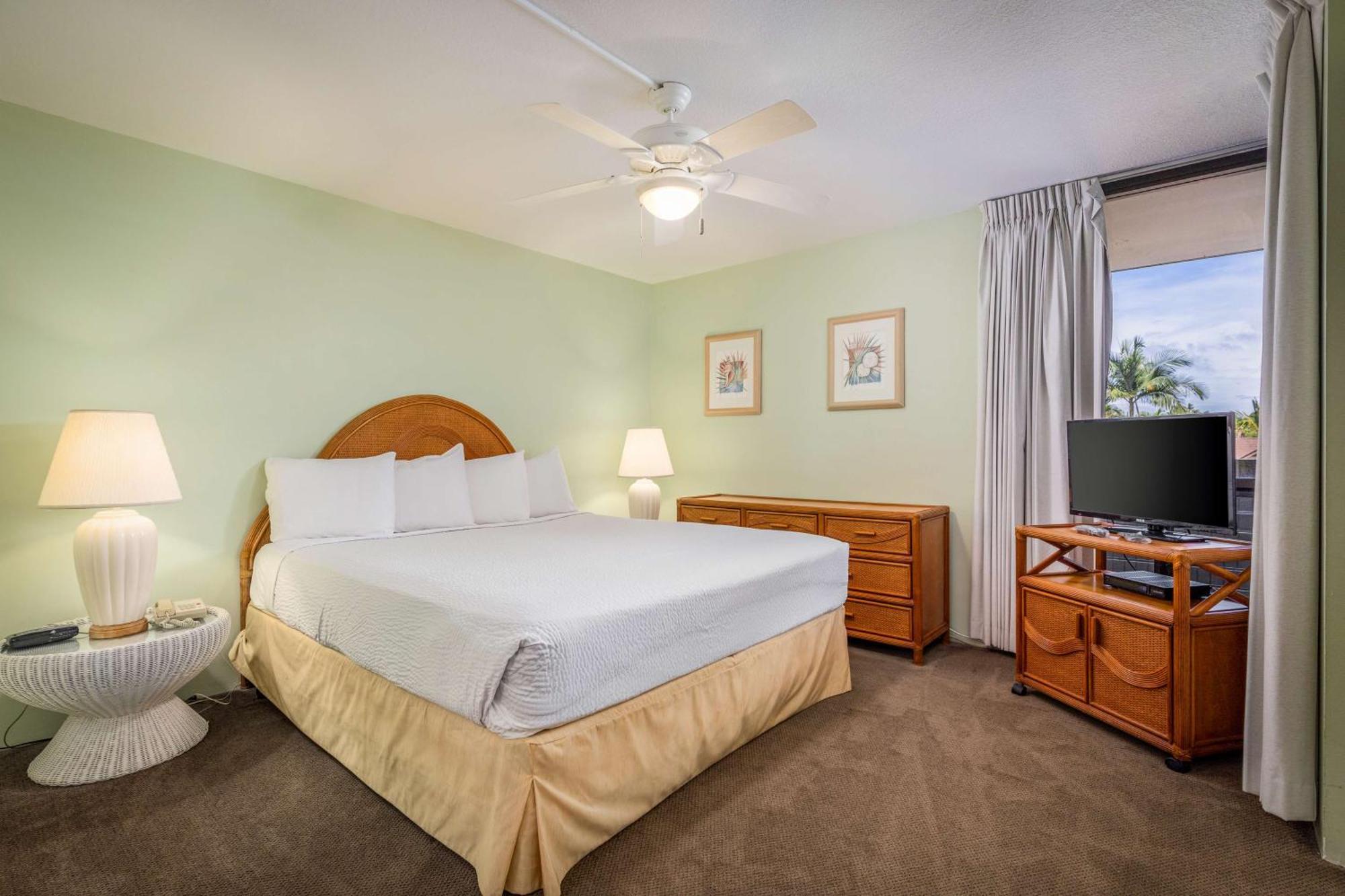 Aparthotel Aston Kona By The Sea 4*